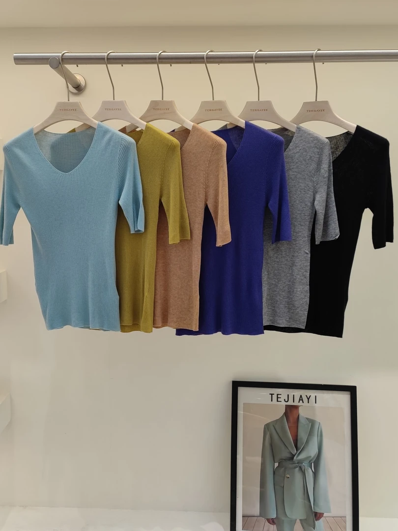 终于回归~18针无缝80支chao薄款水溶羊毛V领打底衫 春夏针织上衣