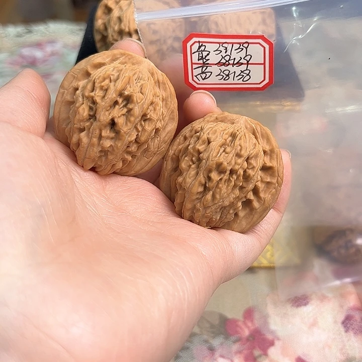 文玩核桃把件一代楼