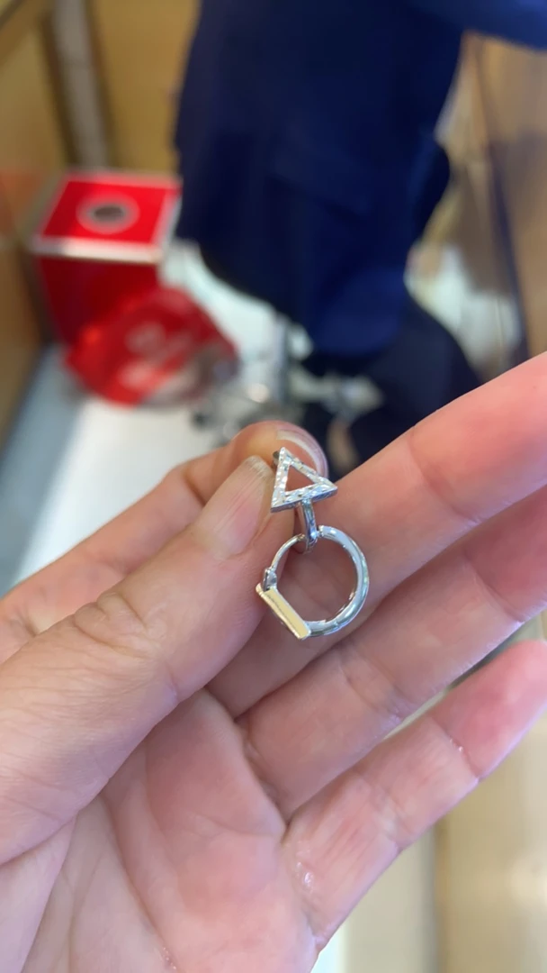 铂金950耳扣3.01克806元