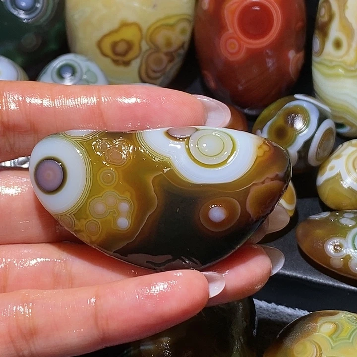 玛瑙/玉髓未镶嵌珠宝奇石104