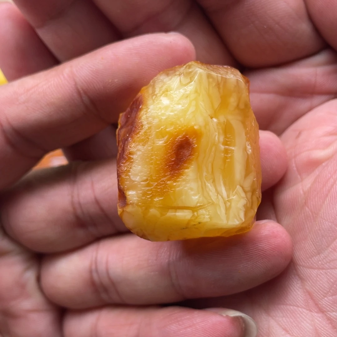 定制琥珀未镶嵌蜜蜡