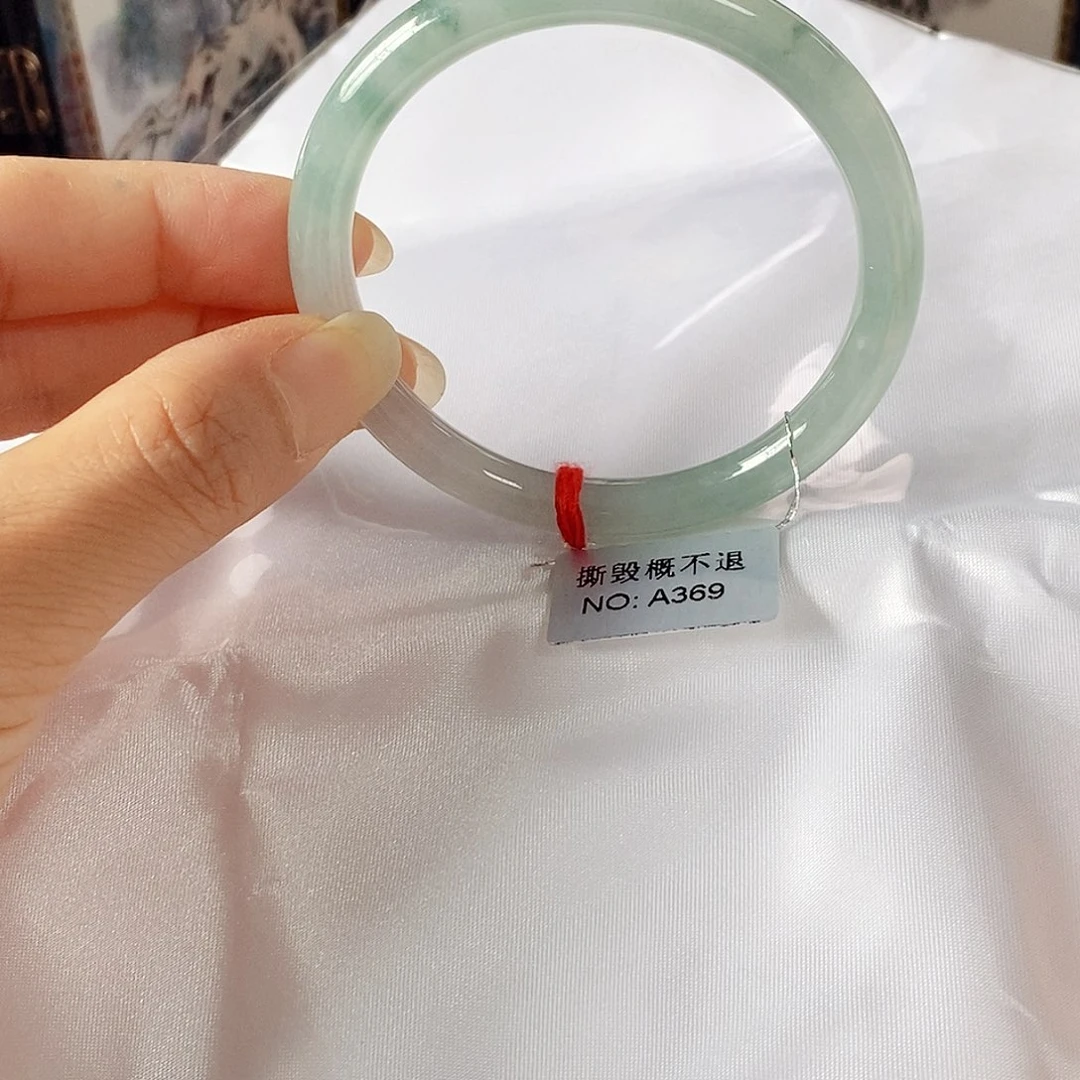 翡翠未镶嵌手镯（圆镯）手镯