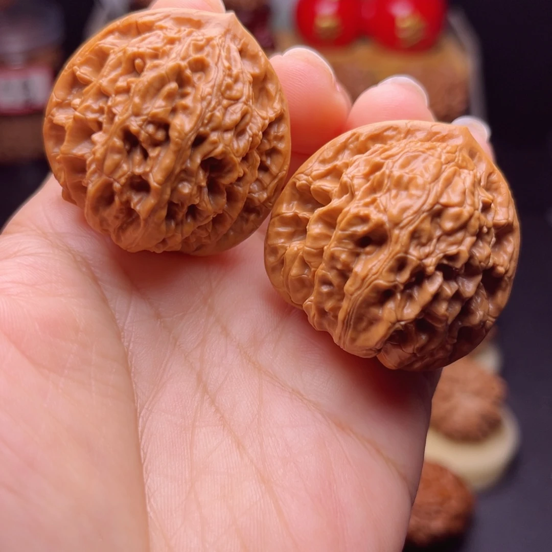 文玩核桃吊坠野生小众霞云岭