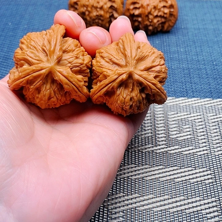 站***远文玩核桃吊坠三棱