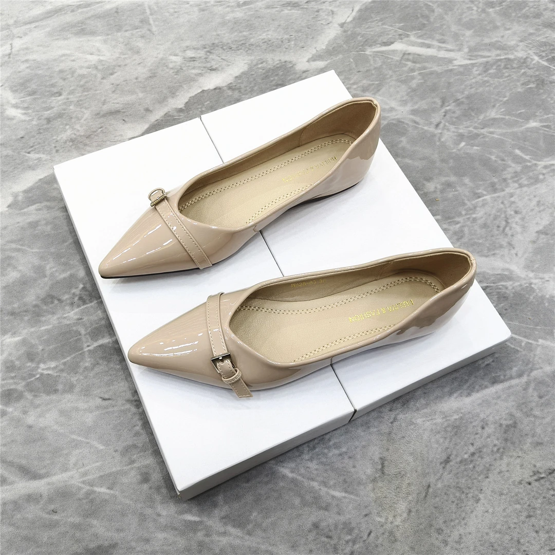 法式单鞋女软底2025秋新款尖头浅口平跟鞋小香风气质大码平底瓢鞋