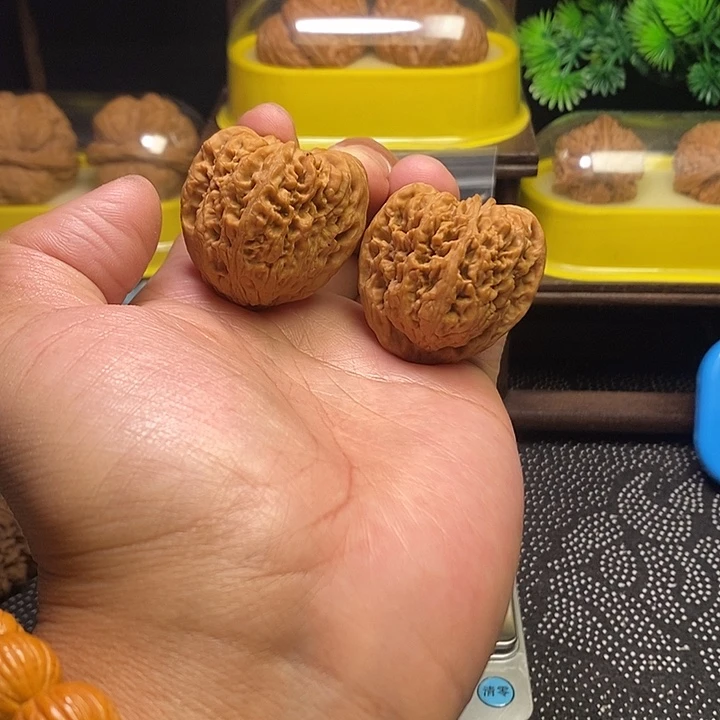 文玩核桃吊坠小天残南疆石38