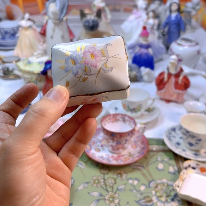 摆件不***鱼欧洲中古瓷器好看冲鸭！