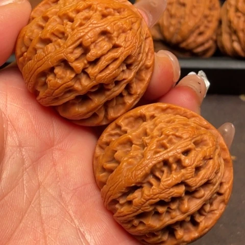 文玩核桃吊坠秦岭野生核桃