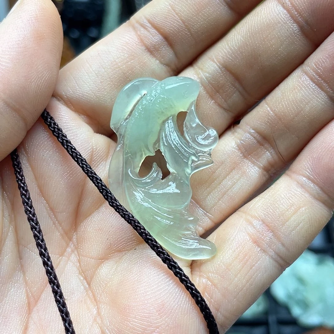 蛇纹石玉未镶嵌颈饰