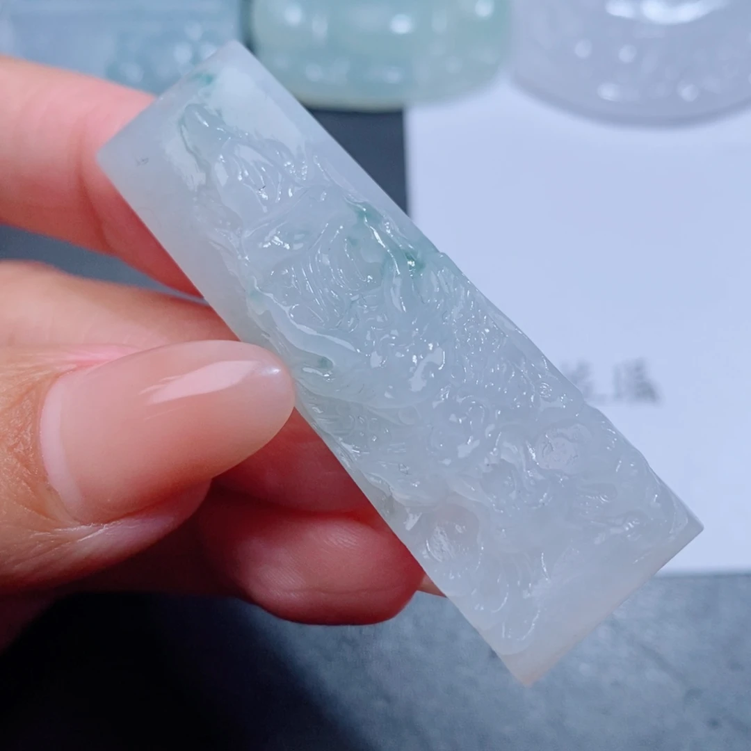 定制翡翠吊坠未镶嵌