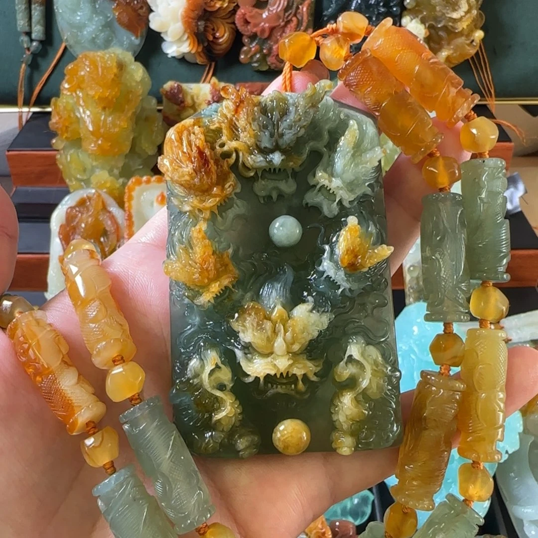 厂***生岫玉未镶嵌颈饰龙