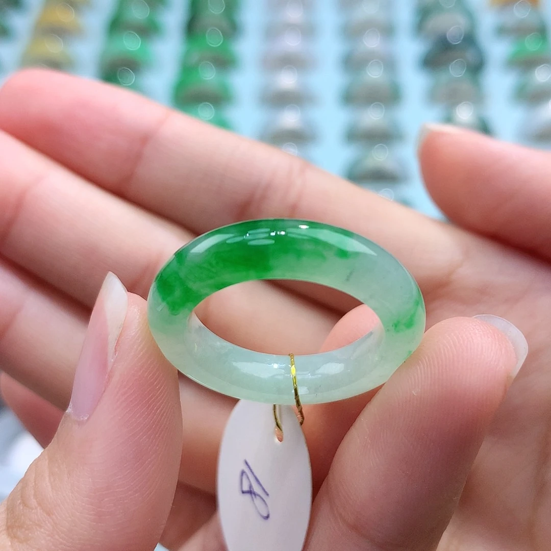 未镶嵌戒指翡翠18圈