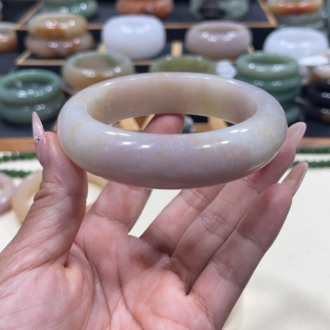 石英岩玉手镯未镶嵌
