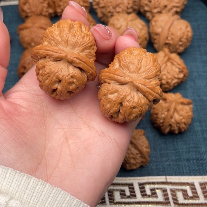 d***b文玩核桃把件全品大元宝43