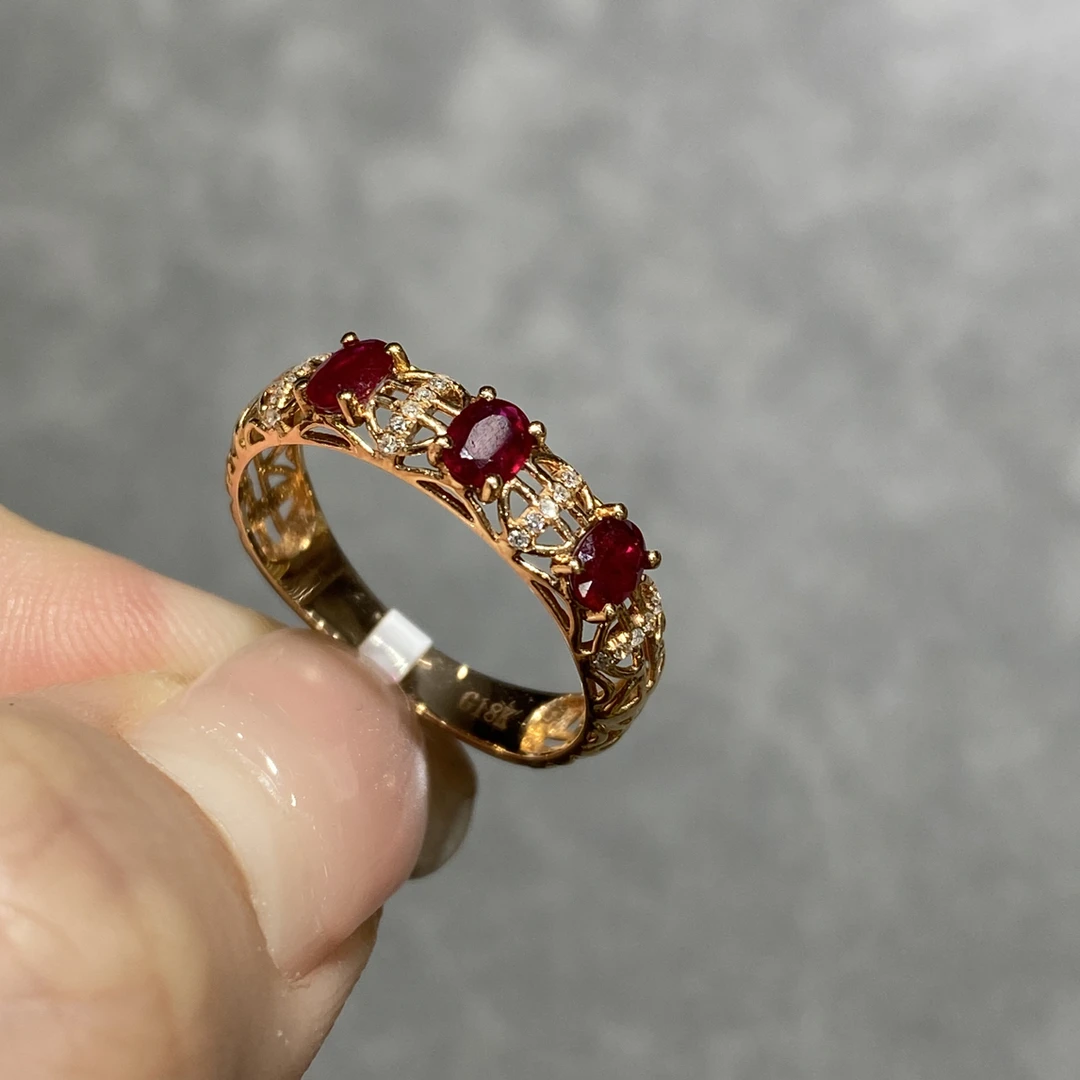 18k金红宝石戒指红色经典时尚气质精致