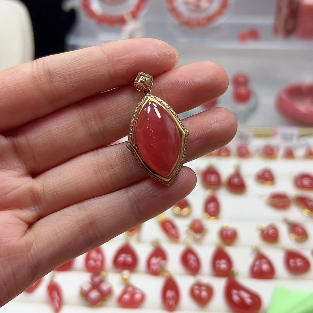 菱锰矿（红纹石）18K金镶嵌吊坠(不含链)