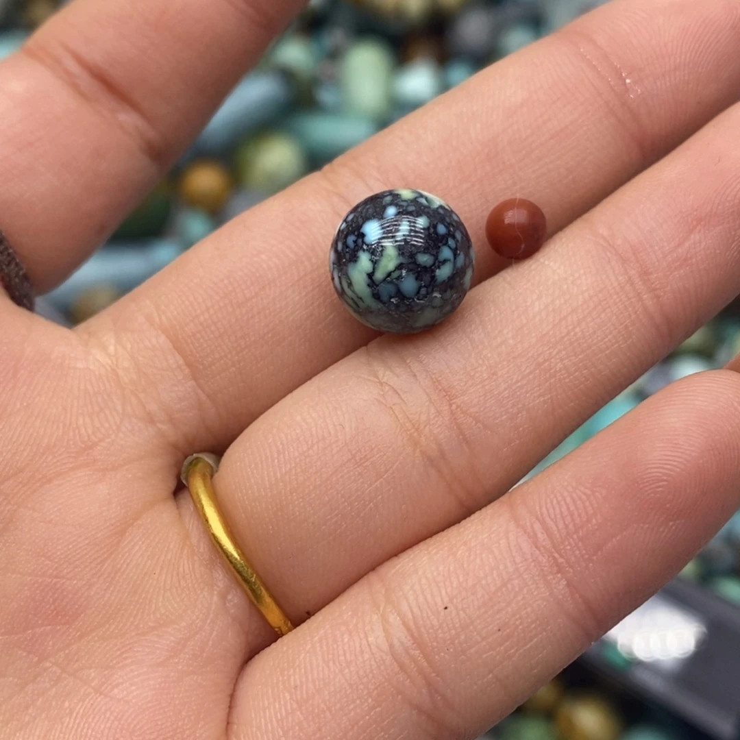 南红玛瑙未镶嵌珠宝奇石