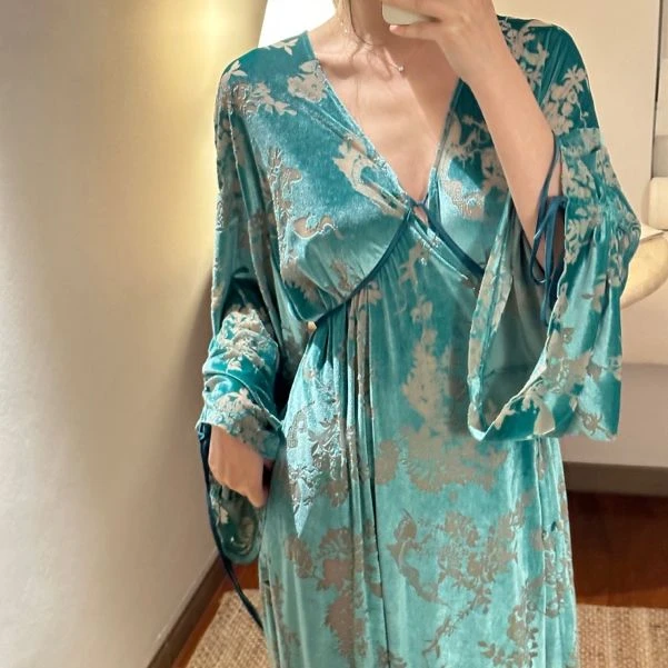 〈梦华录〉国风新中式烧花丝绒长袖长款睡裙