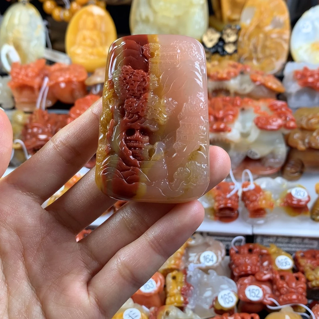 石英质玉（黄龙玉）未镶嵌挂件