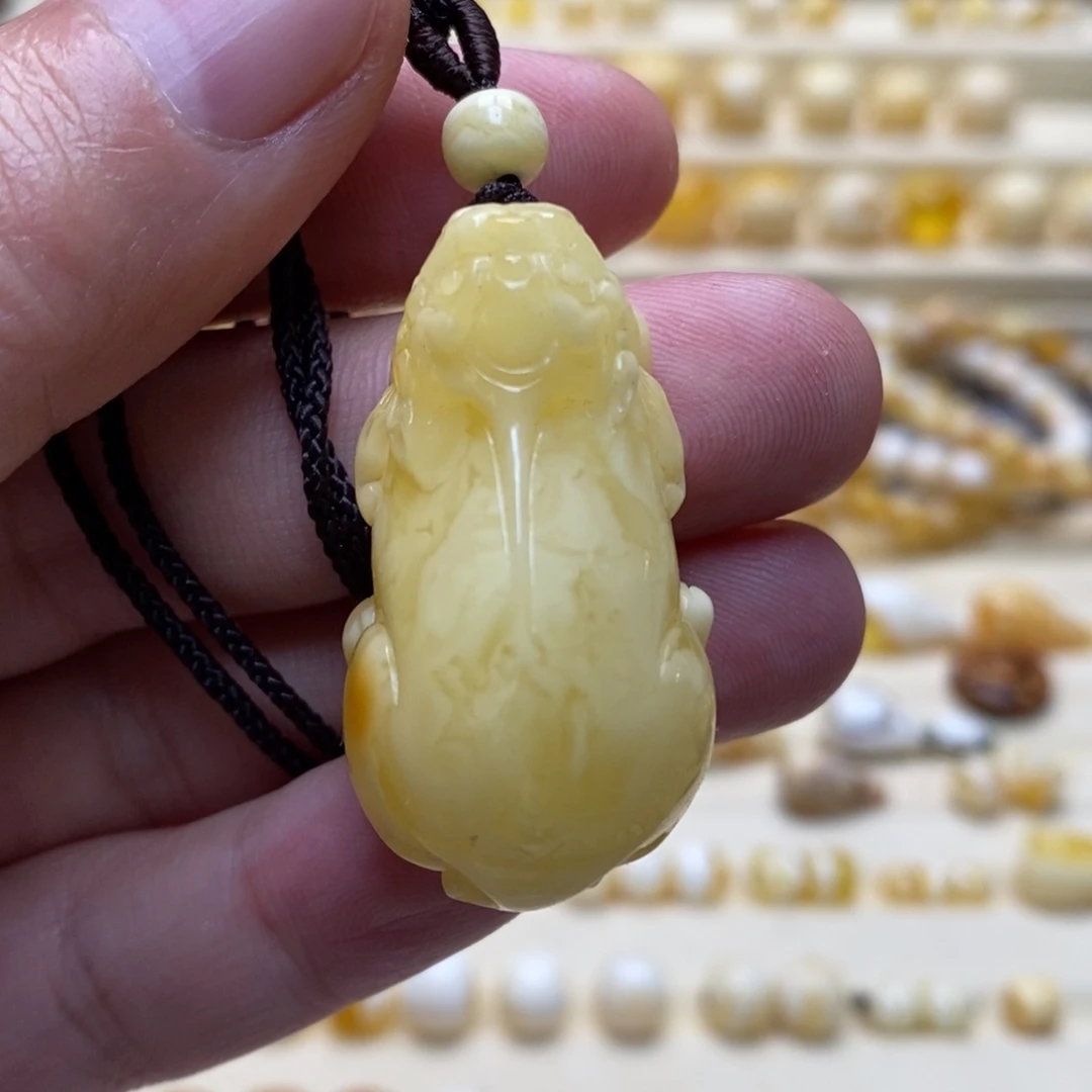 琥珀珠宝奇石未镶嵌