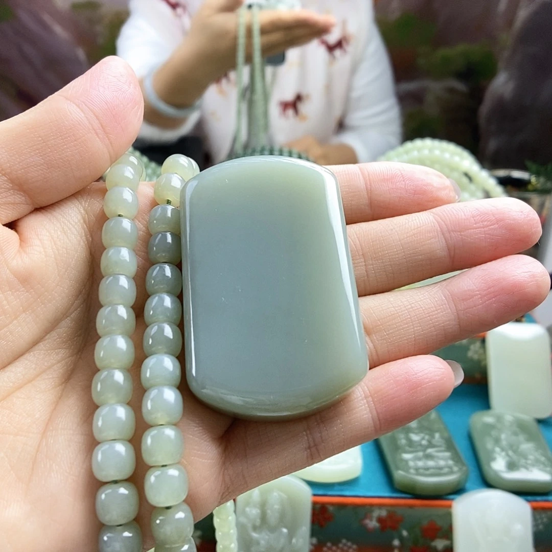 下***婚和田玉未镶嵌颈饰
