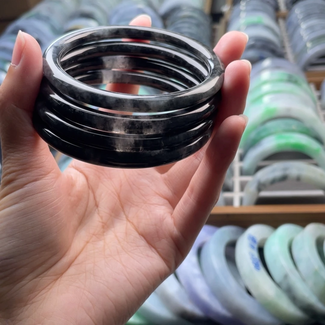 定制翡翠未镶嵌翡翠手镯