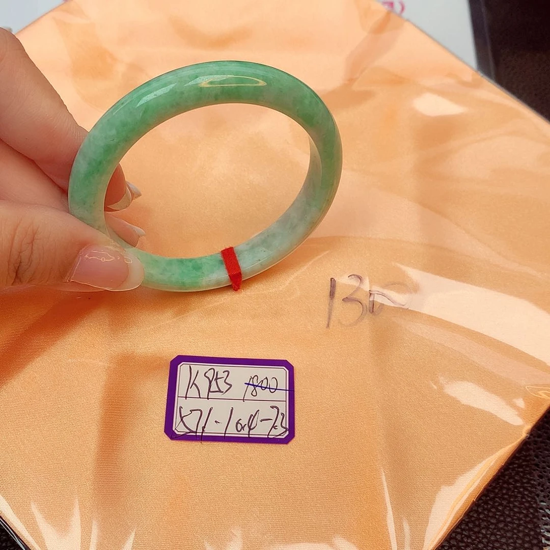 翡翠手镯未镶嵌缅甸翡翠