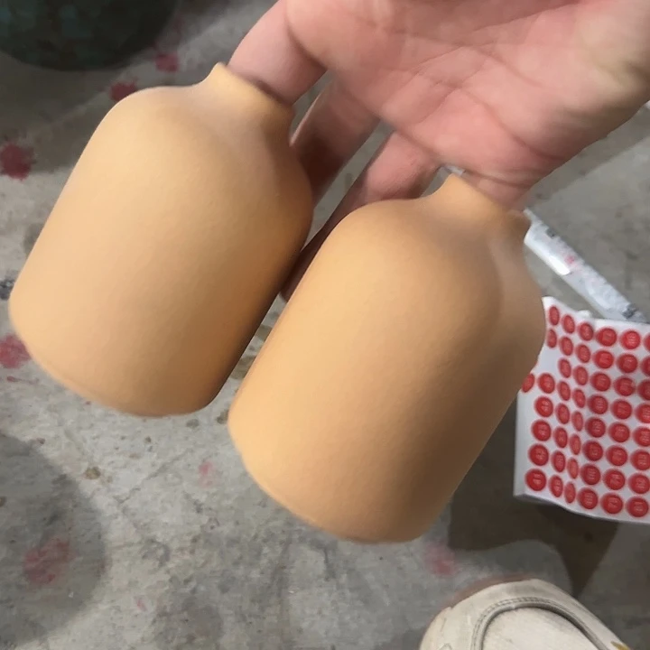 微瑕2个小黄陶瓷组合