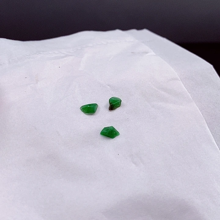 翡翠未镶嵌颈饰缅甸翡翠A货边角
