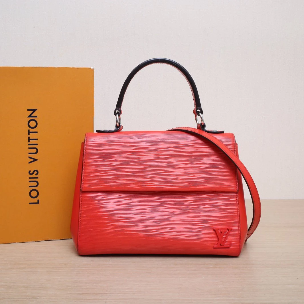 95新 LouisVuitton/路易威登 【双攀】Cluny BB 28 红色 070282