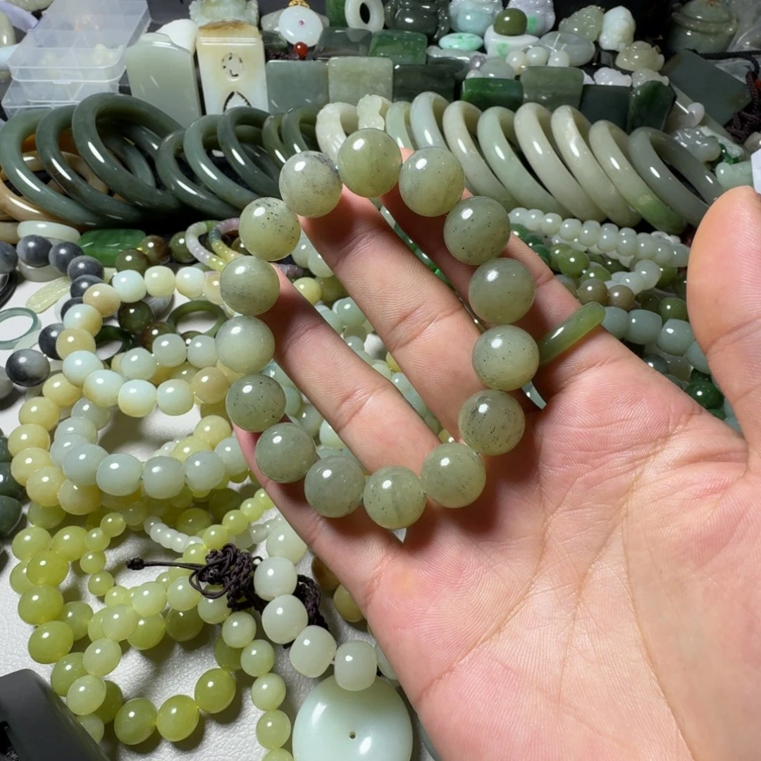 和田玉未镶嵌手串