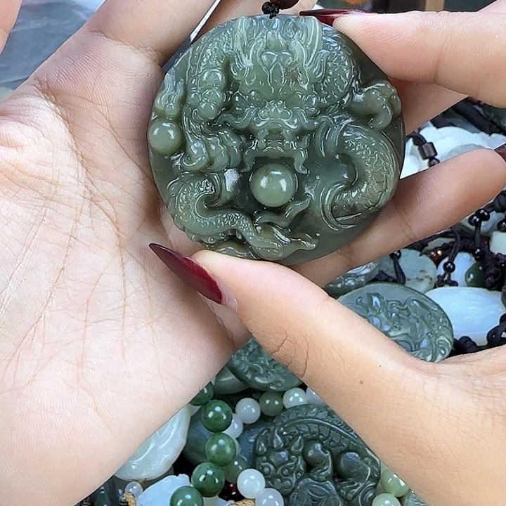 颈饰未镶嵌和田玉