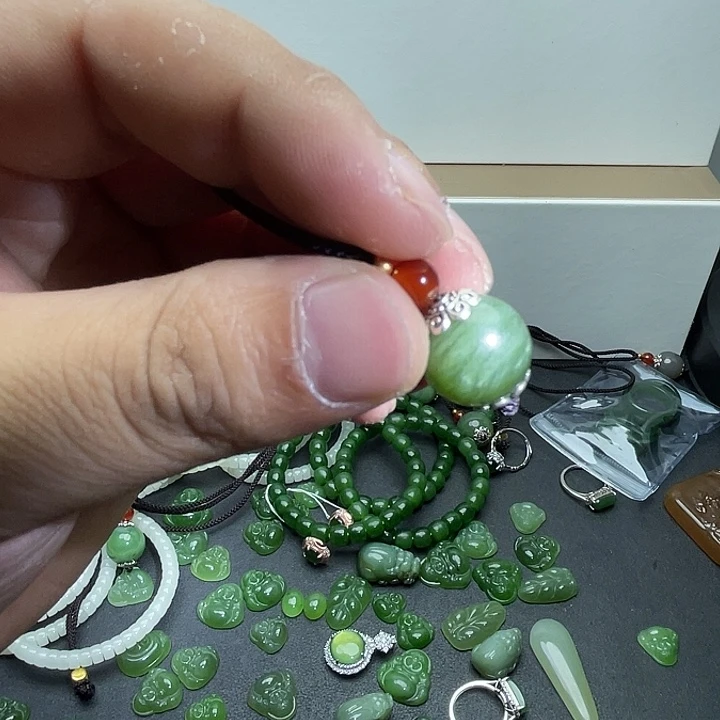 和田玉（碧玉）未镶嵌手链