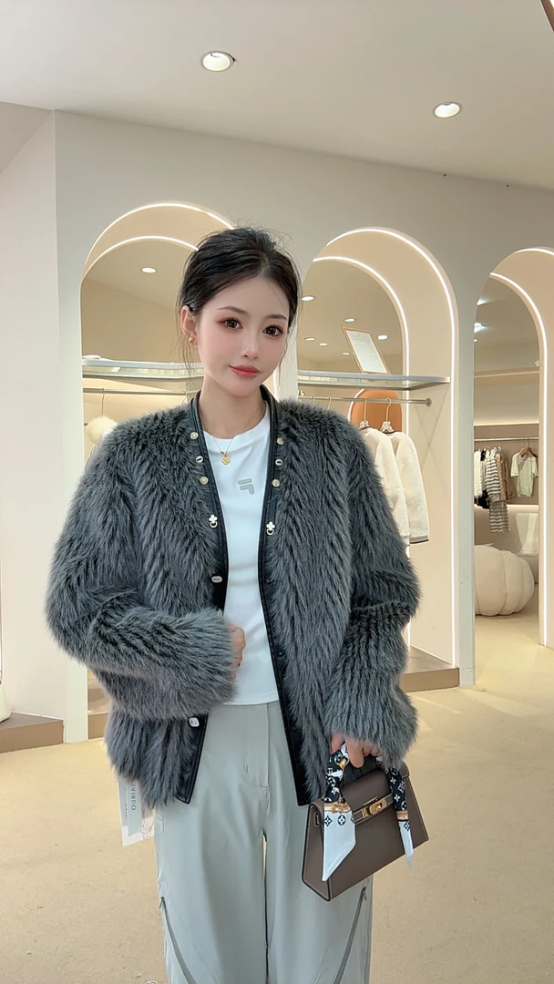 【周周】2025春季羊羔毛外套新款时尚百搭原创设计师新款 790