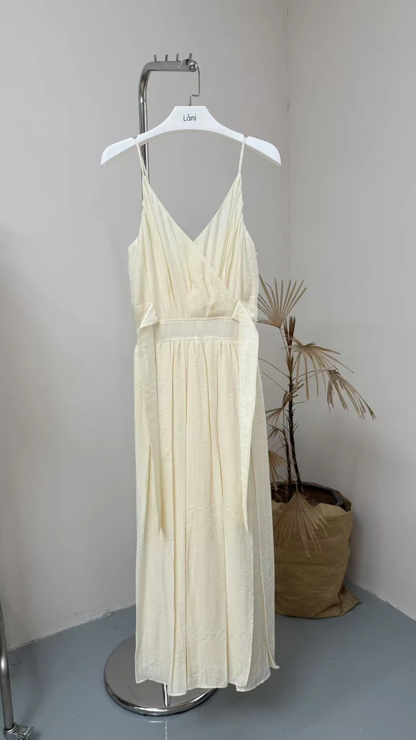 设计师气质纯色夏季休闲时尚白色无袖连衣裙长款简约吊带裙