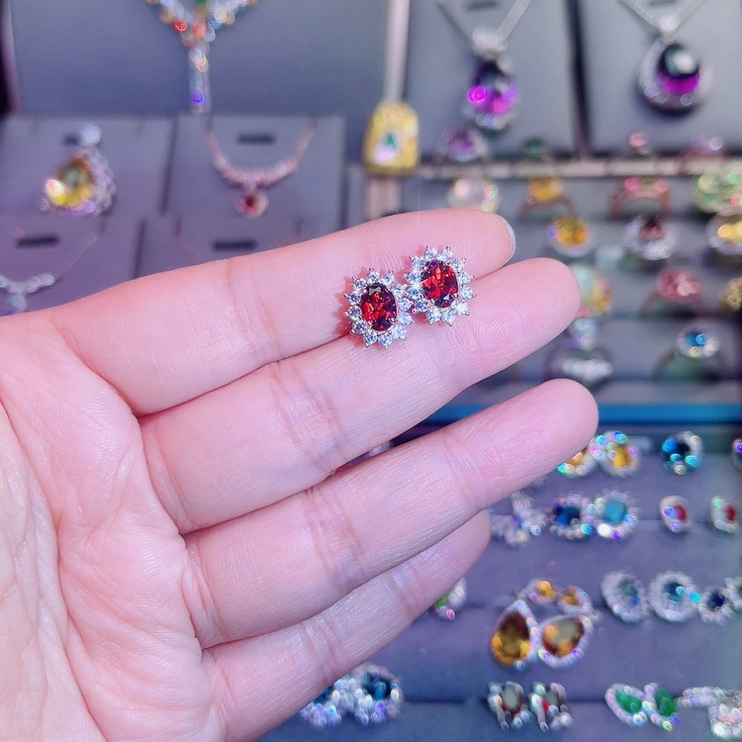 银S925镶嵌耳饰石榴石