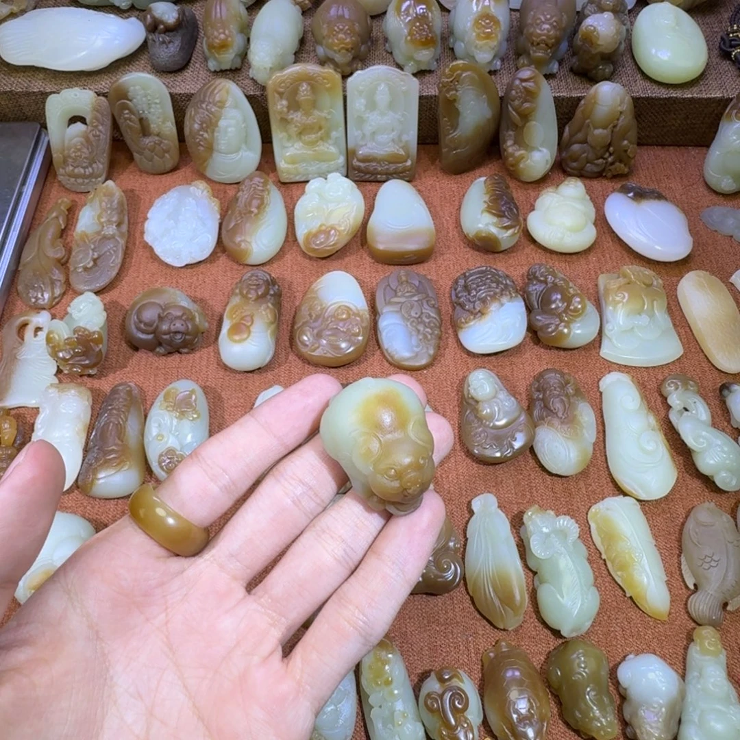 和田玉未镶嵌颈饰