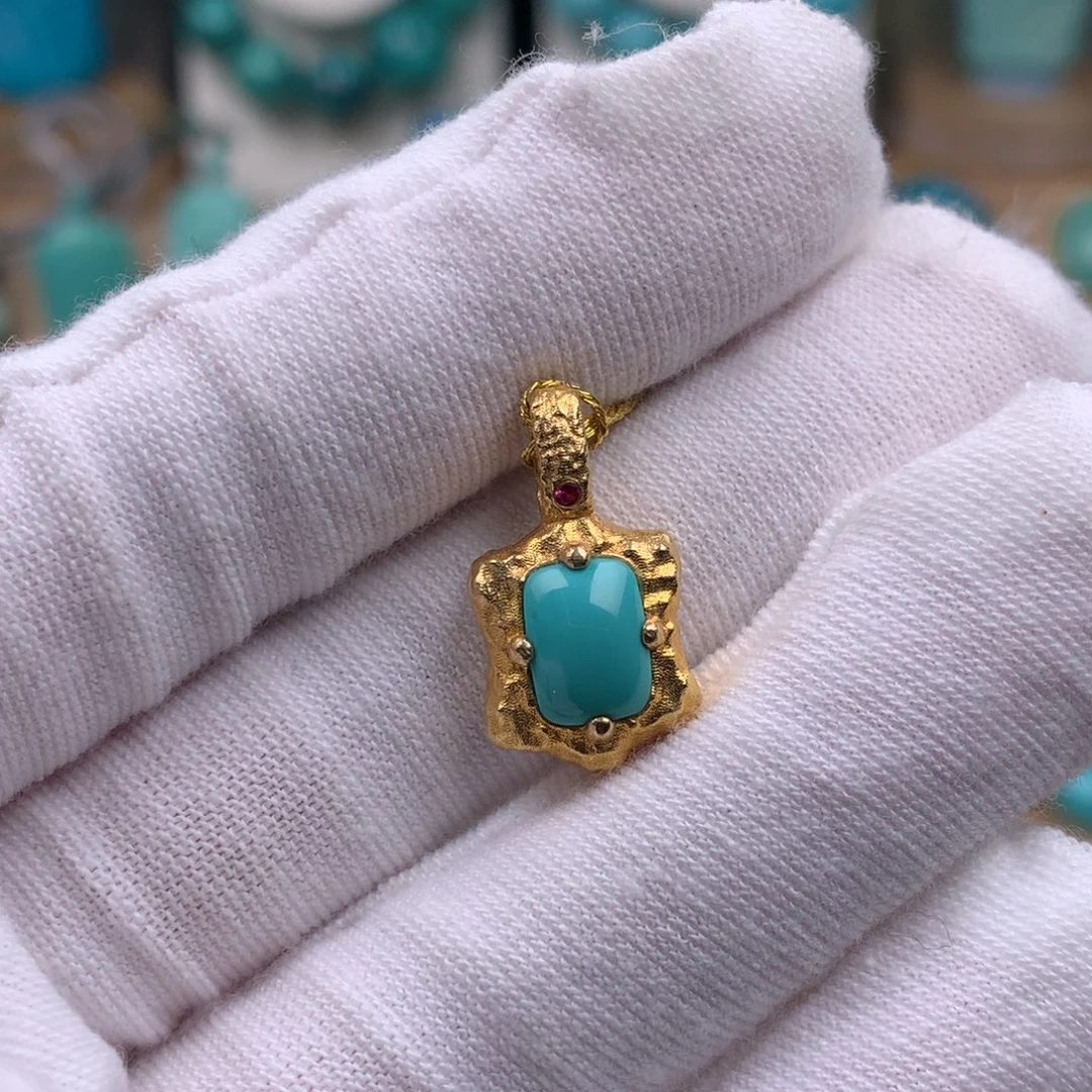 绿松石18K金镶嵌珠宝奇石