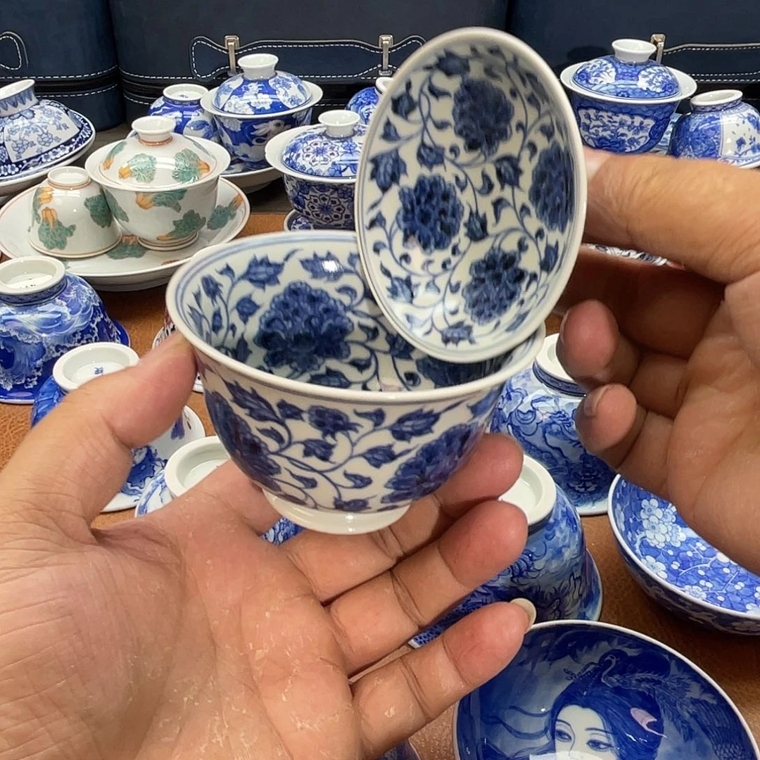（览珍堂）满绘缠枝莲牡丹盖碗
