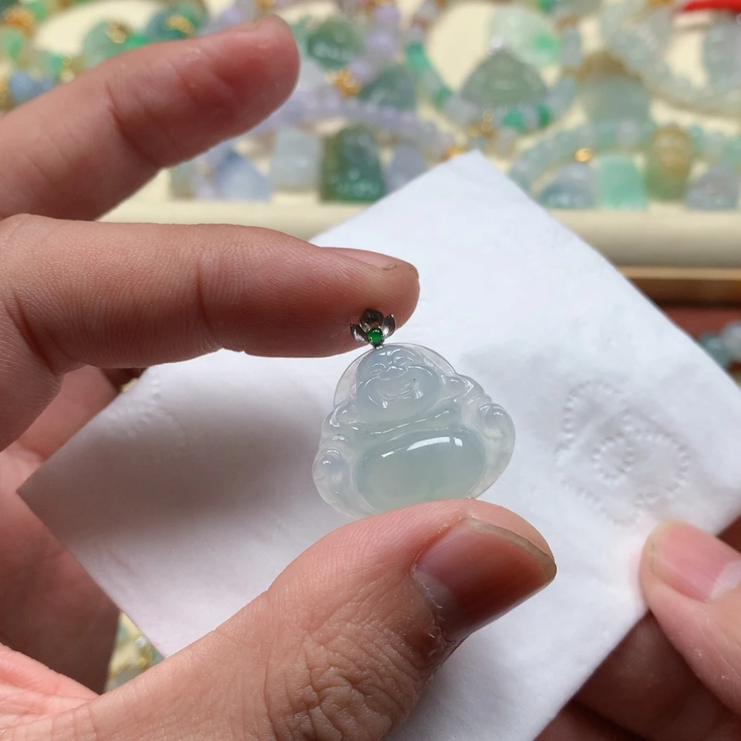 翡翠未镶嵌颈饰是