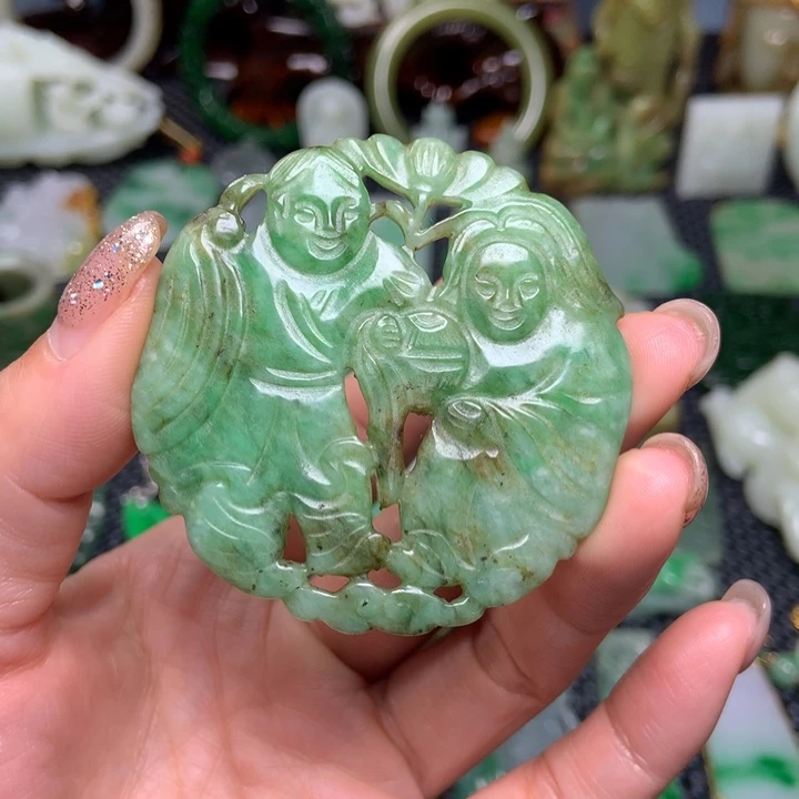 翡翠未镶嵌挂件清