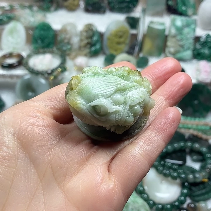 ？***己独山玉未镶嵌鐲子