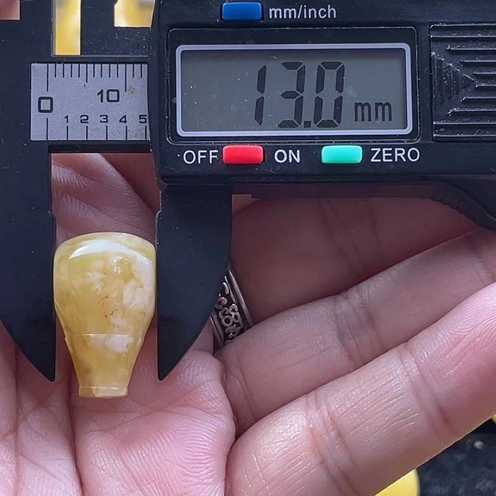 未镶嵌蜜蜡裸石47杂
