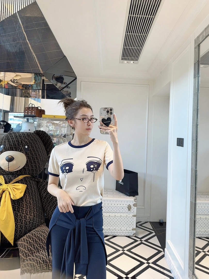 女款印花小眼睛短袖
