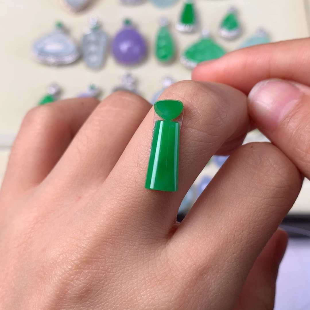 未镶嵌定制翡翠晚*安裸玉（镶嵌定制）