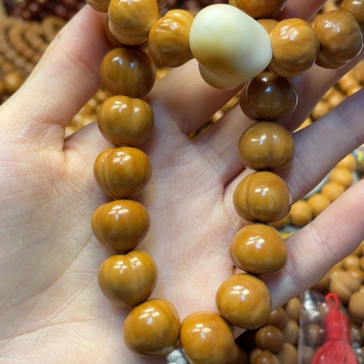 遇***.手串猴头核桃二等屁桃加心猴头核桃