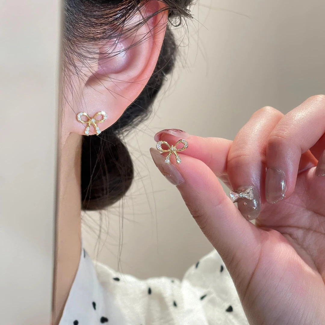 轻奢优雅气质镂空蝴蝶款耳钉小众精致优雅耳饰R2669