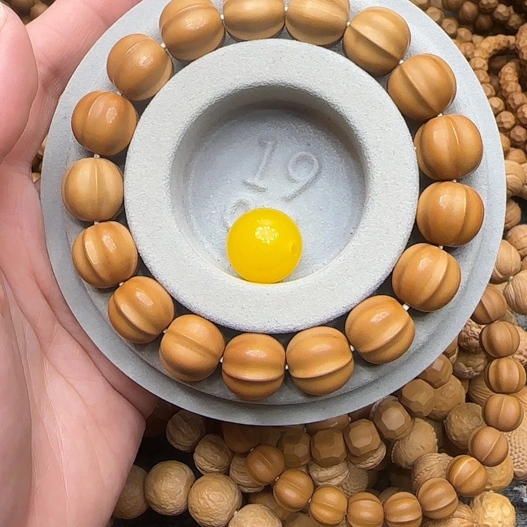 吊坠猴头核桃微瑕鲨鱼