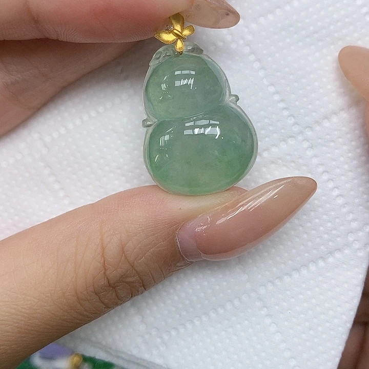 颈饰18K金镶嵌翡翠