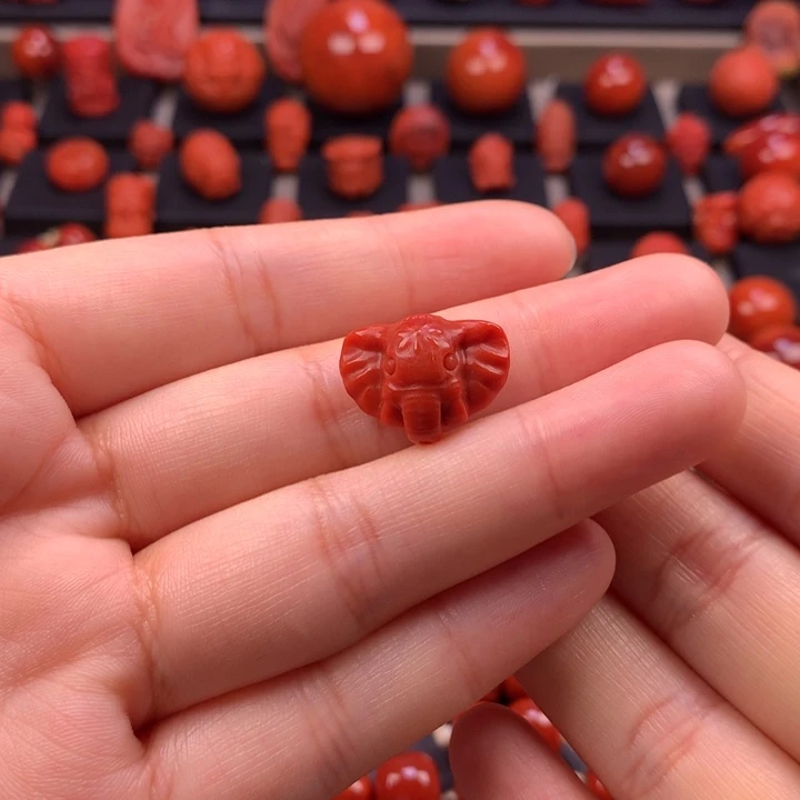 南红玛瑙未镶嵌象神18.4MM